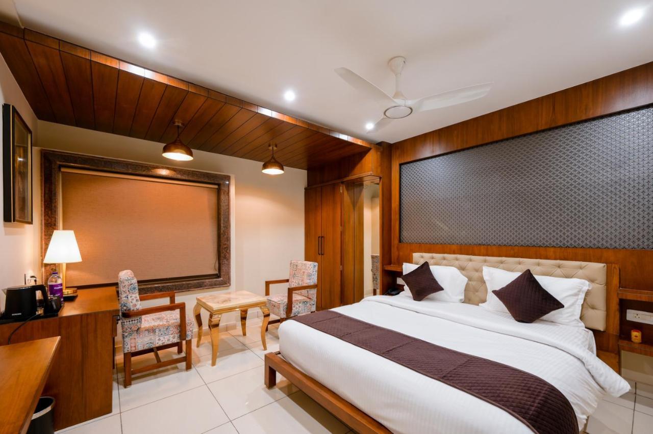 The Shivalik Hotel Bhubaneswar Exterior photo