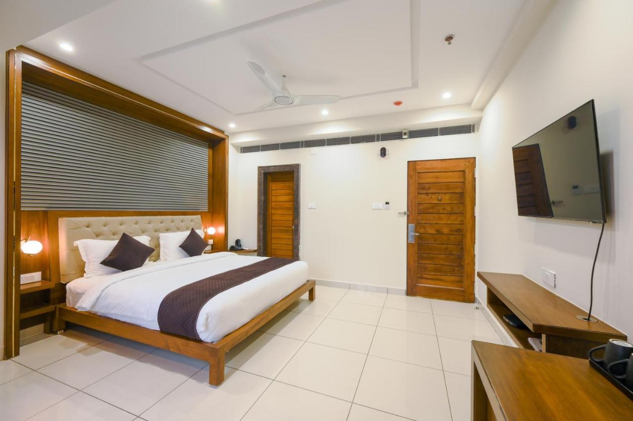 The Shivalik Hotel Bhubaneswar Exterior photo